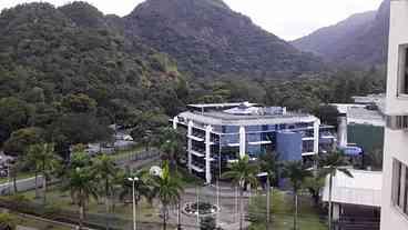 Confronto entre facções em Curicica termina com morte e ferido