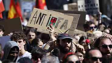 Trump classifica grupo antifascista como organização terrorista