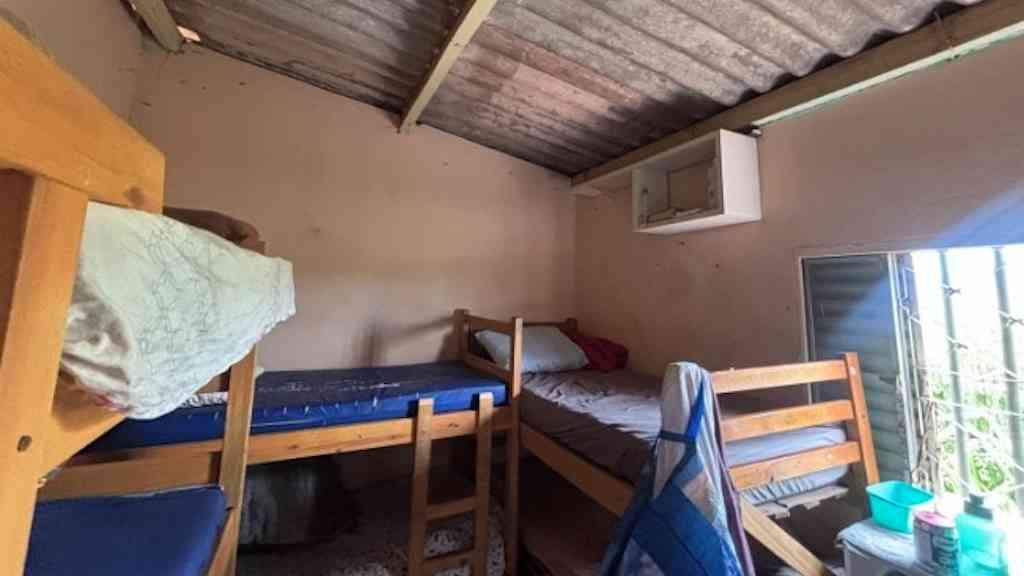 Fiscalização em comunidade terapêutica no DF flagra abusos e prende donos | Condições de insalubridade foram constatadas em fiscalização