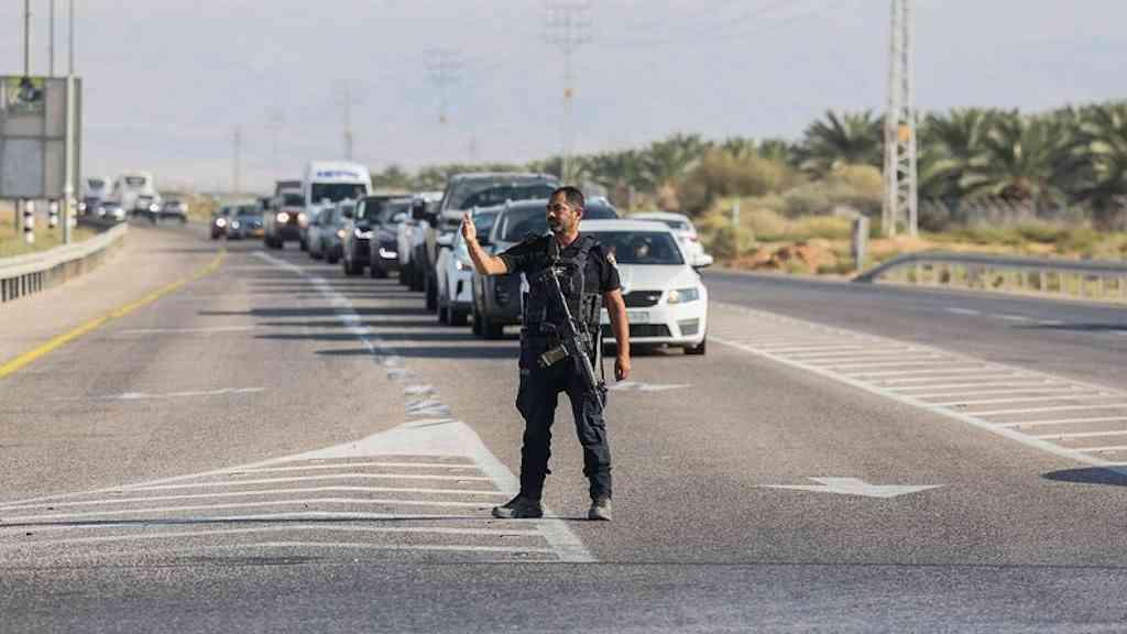 Atentado na fronteira da Cisjordânia mata duas pessoas | Ponte Allenby foi fechada após ataque nesta quinta