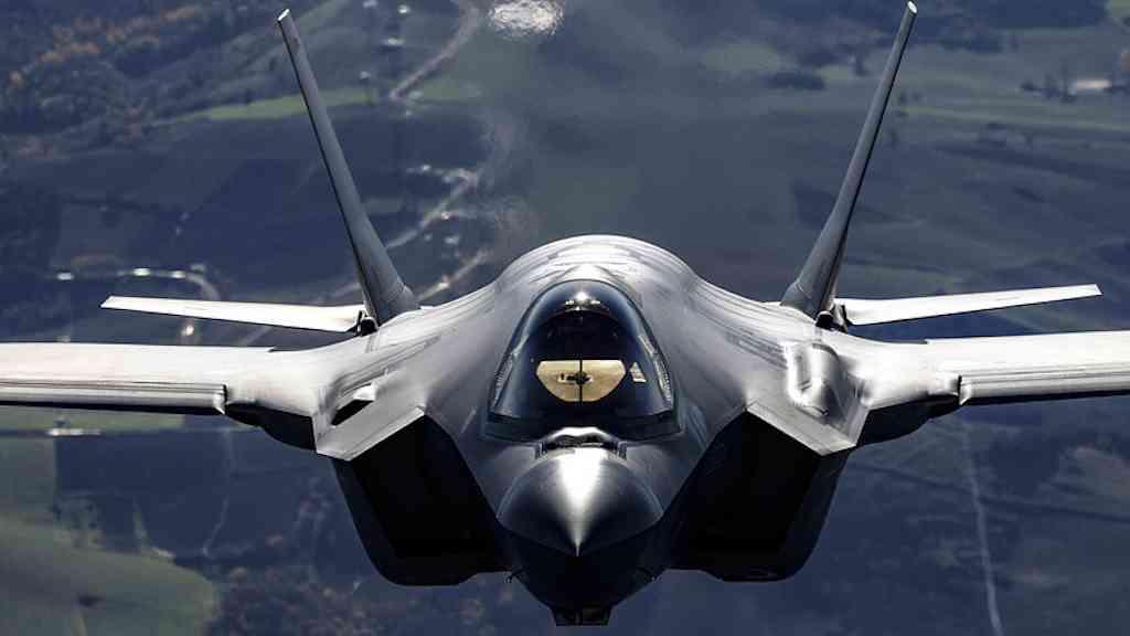 Rússia realiza incursão aérea sobre território da Estônia | Caça F-35 italiano igual aos que estão alocados na Estônia