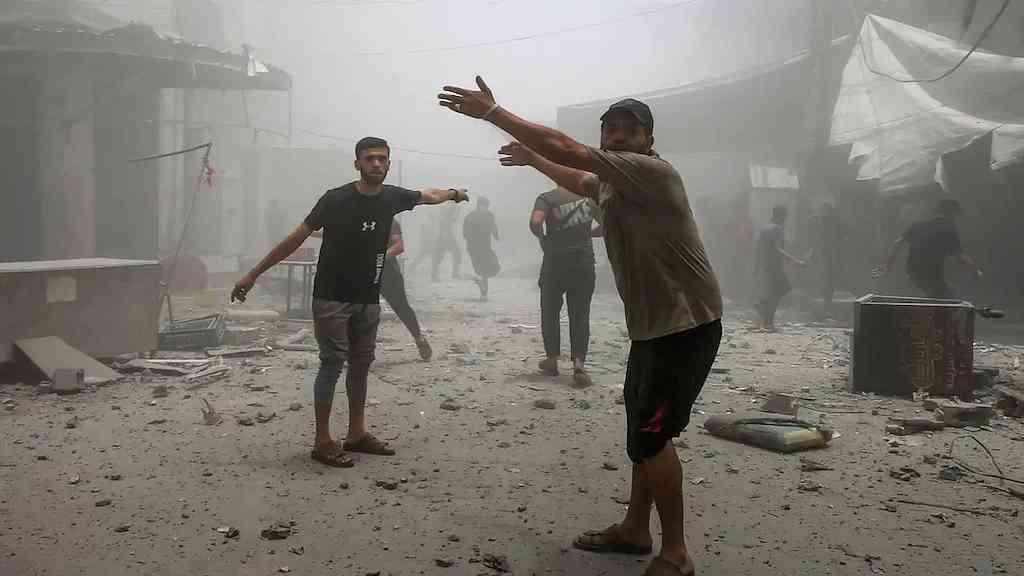 Israel intensifica ataques à Gaza e número de mortos escala | Mais de 800 palestinos foram mortos enquanto buscavam ajuda