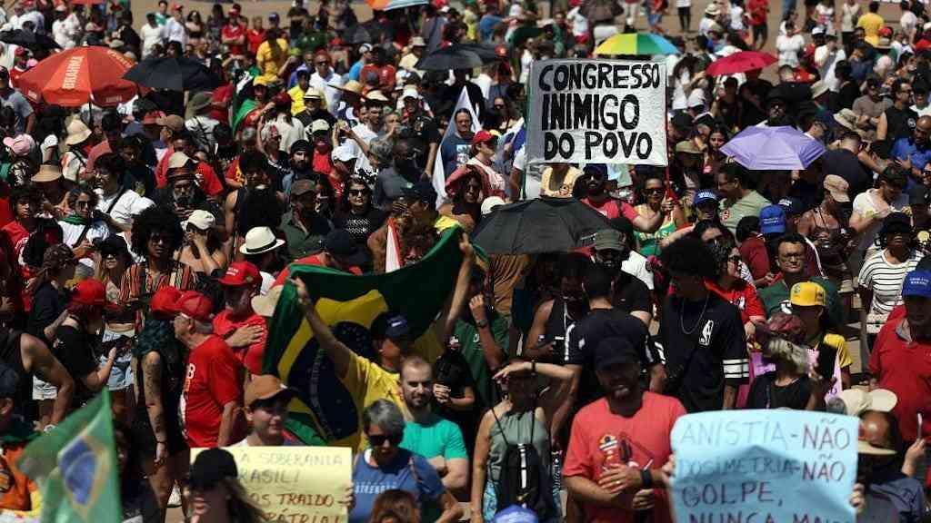 Primavera contra a blindagem | Organizações e movimentos sociais realizam atos contra o projeto de Anista aos golpistas de 8/1 e a PEC da Blindagem, que busca dar ao congresso a prerrogativa de autorizar abertura de processos contra parlamentares