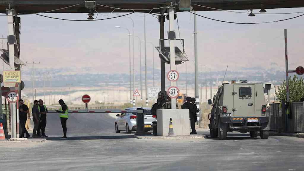 Israel anuncia fechamento de passagem entre Jordânia e Cisjordânia | Local é importante para chegada de ajuda humanitária em Gaza