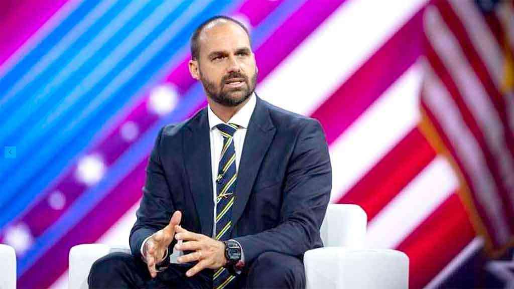 Motta rejeita manobra e deixa ’03’ mais perto de perder o mandato | O deputado Eduardo Bolsonaro (PL-SP) articula sanções dos EUA contra o Brasil