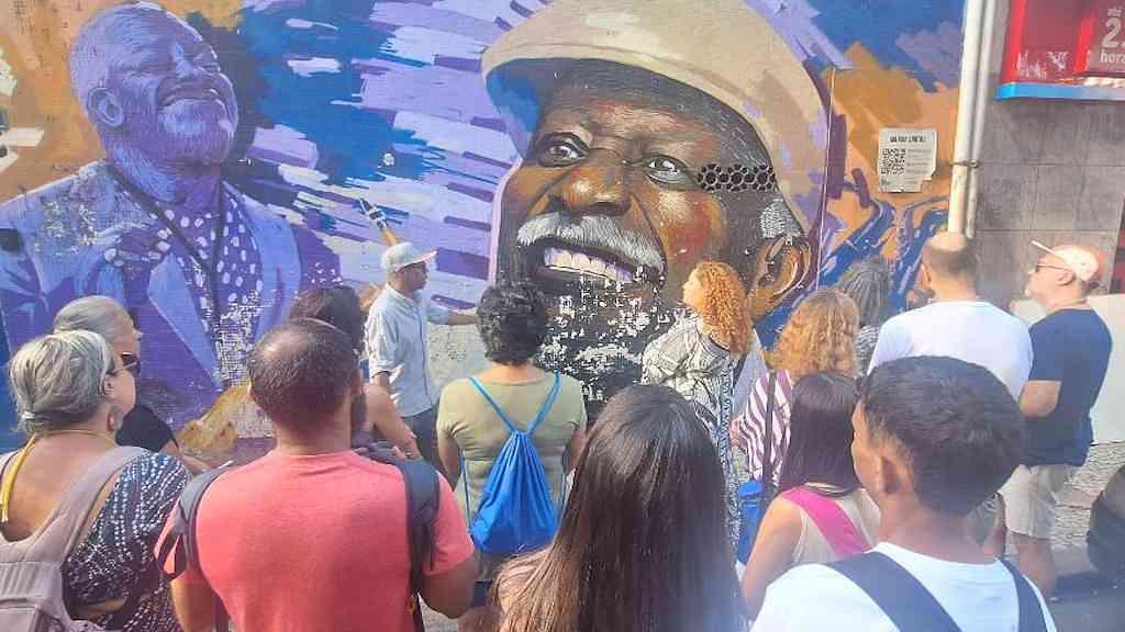 Caruru de Cosme e Damião, exposição e visita guiada agitam o Rio | Arte urbana