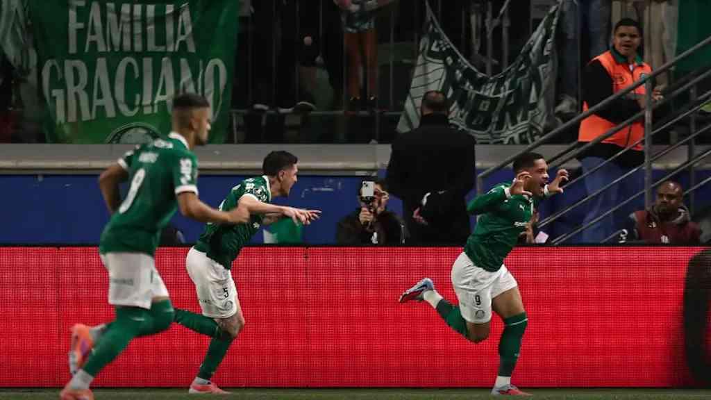 Palmeiras elimina River e avança à semifinal da Libertadores | Vitor Roque e Flaco López garantem vitória de 3 a 1 do Verdão