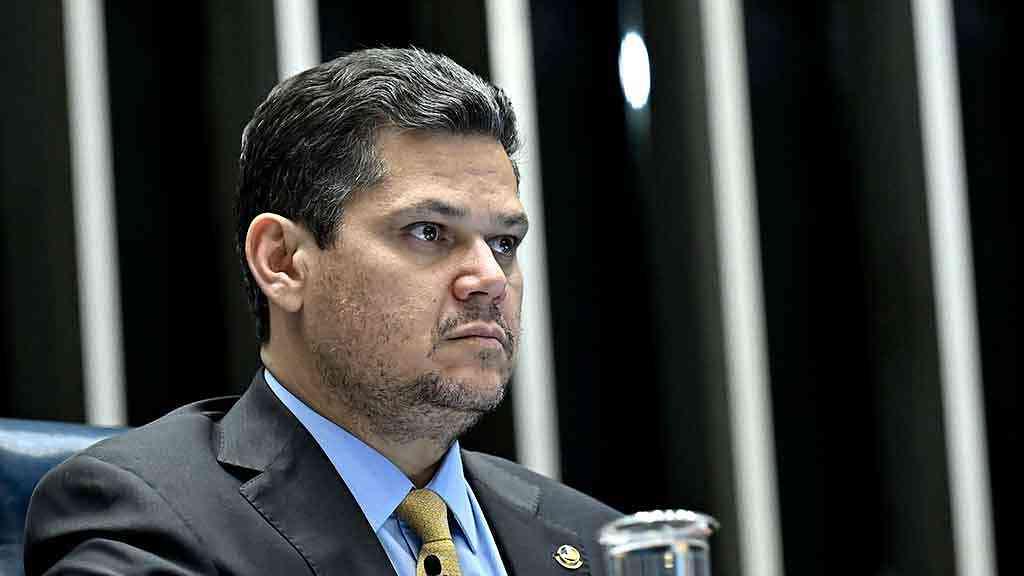 PL da Dosimetria enfrenta dificuldades para ser aprovado no Senado | Alcolumbre resiste ao texto que propõe anistia ampla, geral e irrestrita aos golpistas