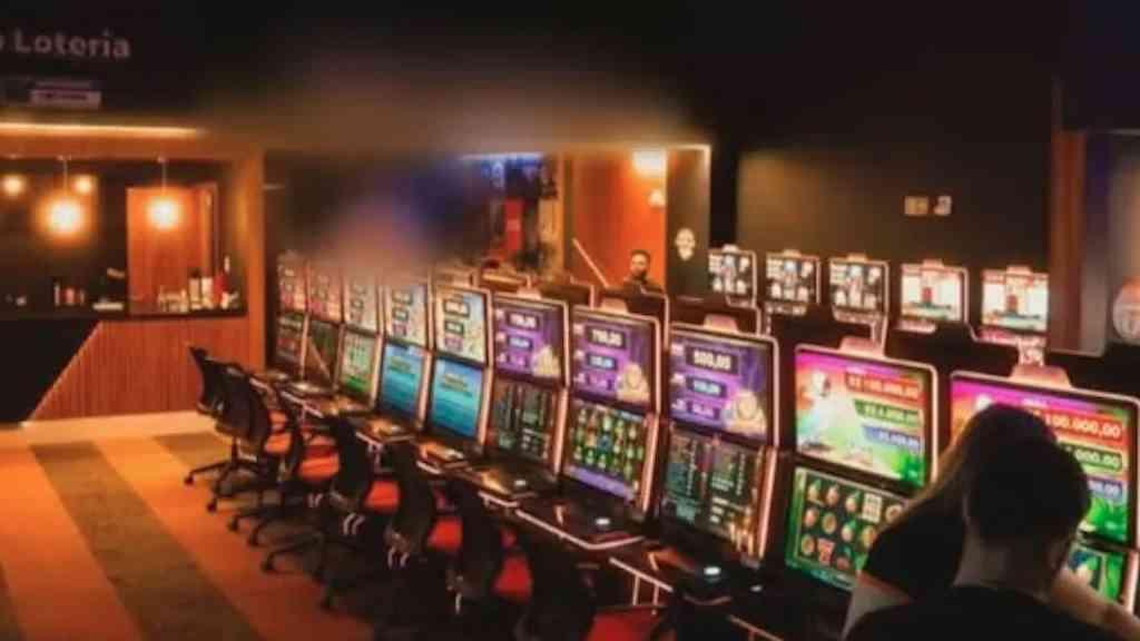 Rio cancela alvará de empresa ligada ao jogo do bicho | Prefeitura do Rio cancela alvará de empresa que pretendia instalar máquinas de apostas eletrônicas no Jockey Clube