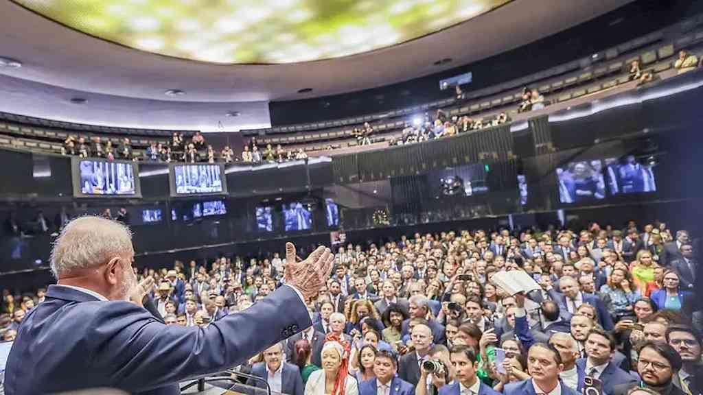 A luta política no Brasil rumo a 2026 | O presidente Lukla discursa em sessão solene do Congresso Nacional