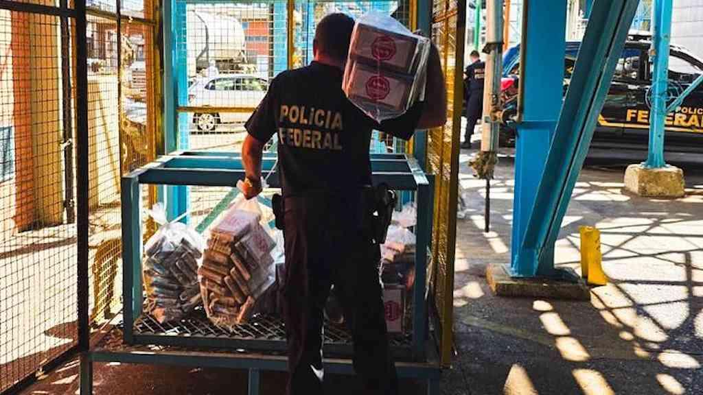 Araraquara: PF incinera grande quantidade de cocaína | Ação integra combate contínuo ao tráfico de drogas e destruição de entorpecentes apreendidos