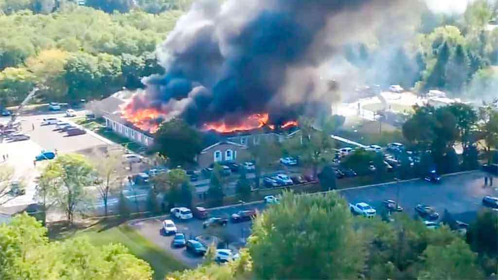 Ataque a tiros deixa feridos em igreja mórmon, nos EUA | A Igreja Mórmon foi incendiada, após o tiroteio