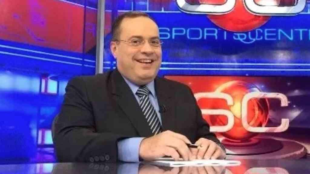 Jornalista Paulo Soares, o ‘Amigão’, morre aos 63 | Paulo Soares, na bancada do Sportscenter