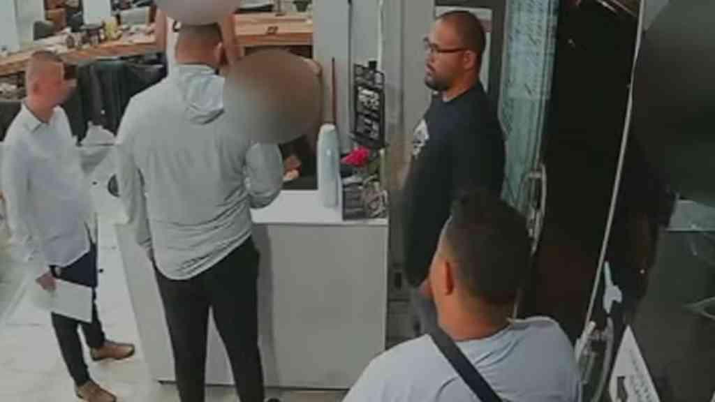 Polícia prende PM acusado de extorquir comerciantes | Extorsão a comerciantes leva PM e mais dois à prisão