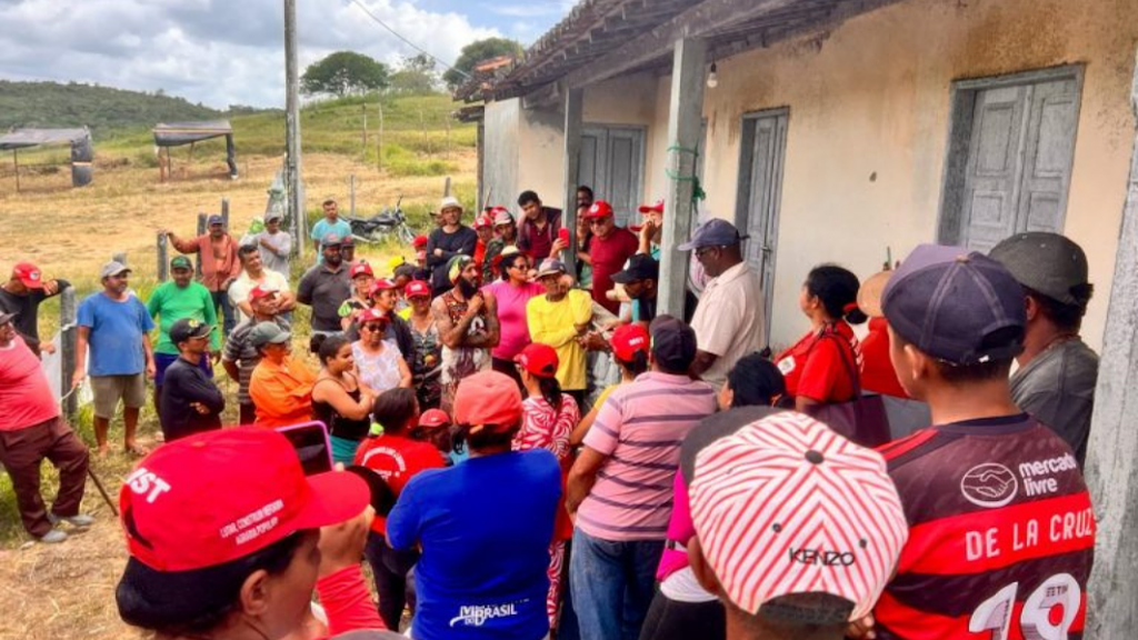 MST ocupa fazenda de ex-vereador alvo de investigação | Fazenda de ex-vereador investigado é ocupada pelo MST