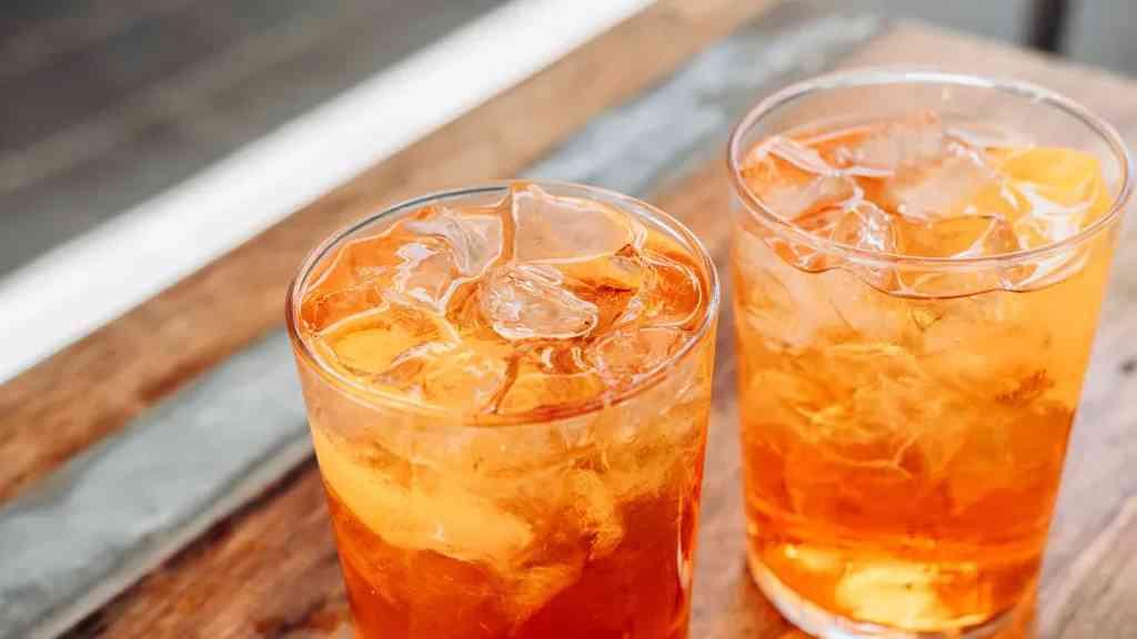 Ministério da Saúde alerta para sintomas do metanol | Sintomas são diferentes de uma ressaca comum; saiba mais