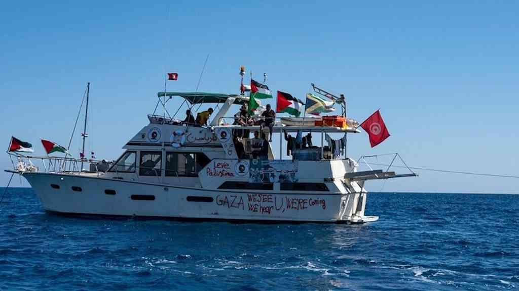Itália faz apelo final para flotilha não chegar a Gaza | Barco da Flotilha Global Sumud perto de Creta, na Grécia