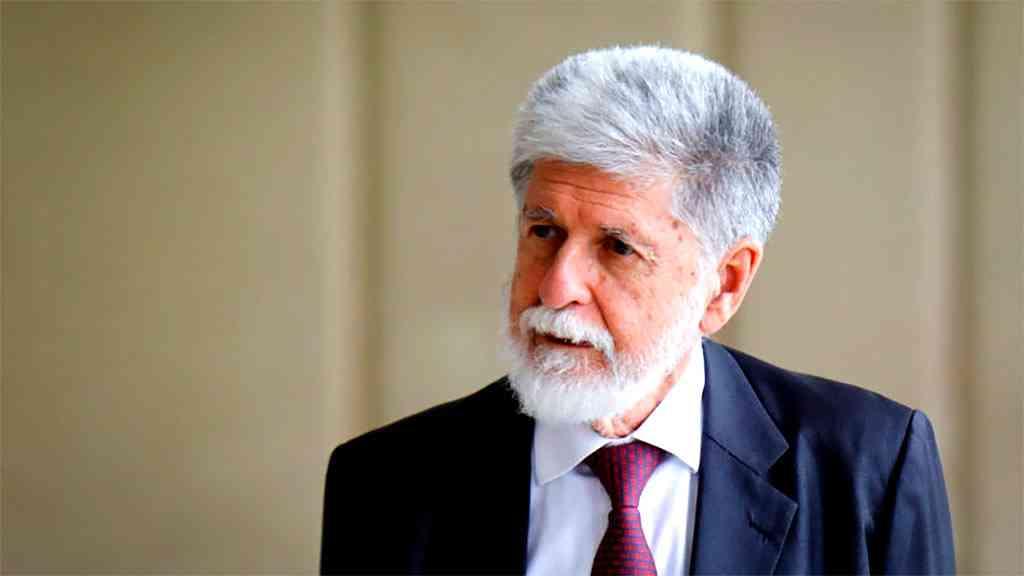 Itamaraty cuida para evitar que Lula caia em uma armadilha com Trump | O diplomata Celso Amorim é assessor de máxima confiança do presidente Lula