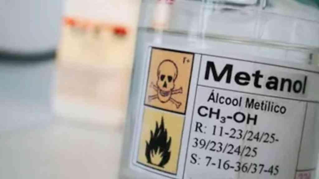 Mortes por metanol levam Paes a endurecer regras para bebidas no Rio | Intoxicação por metanol faz Paes reforçar controle sobre bebidas no Rio