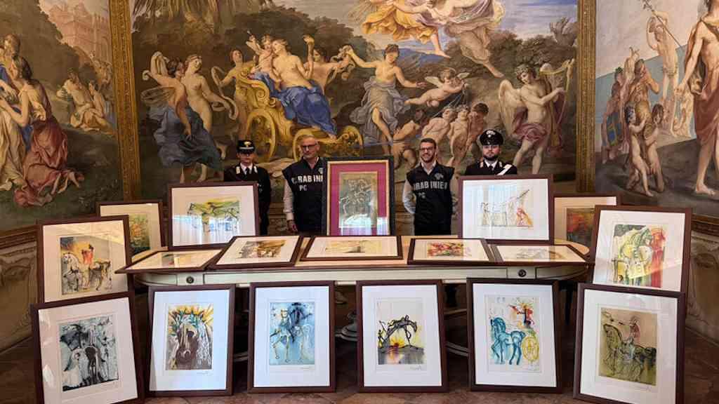 Obras falsas de Dalí são retiradas de exposição na Itália | Obras apreendidas em exposição de Salvador Dalí em Parma