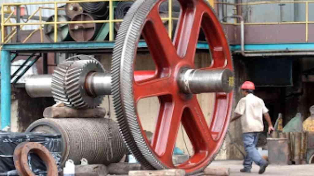 Setor industrial apresenta pior desempenho em quase dois anos | O ritmo de produção da indústria brasileira oscila, mês após mês, de acordo com as pesquisas do setor