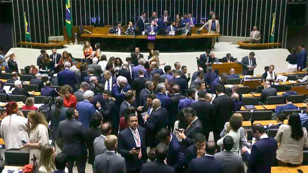 Lula acredita que PL do Imposto passe facilmente pelo Senado | Os deputados aprovaram o texto base do PL que amplia a isenção do Imposto de Renda