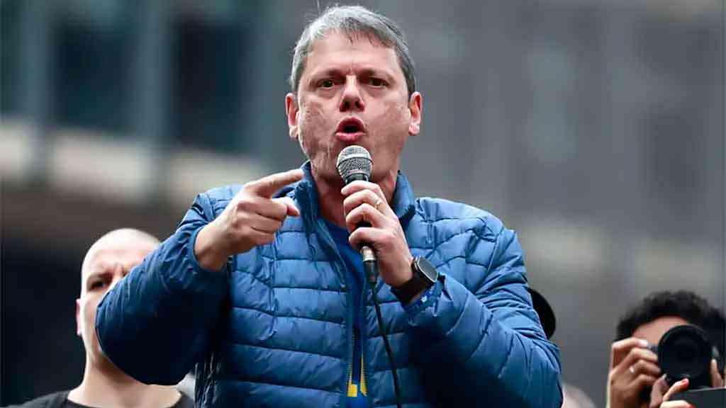 Após desistir da candidatura ao Planalto, Tarcísio enfrenta adversários | O governador de São Paulo, Tarcísio de Freitas, quer agora ser candidato à reeleição