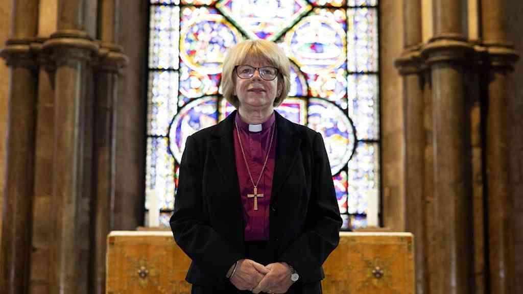 Igreja Anglicana elege sua primeira líder mulher | Sarah Mullally, 63 anos, foi eleita como nova primaz da Igreja Anglicana