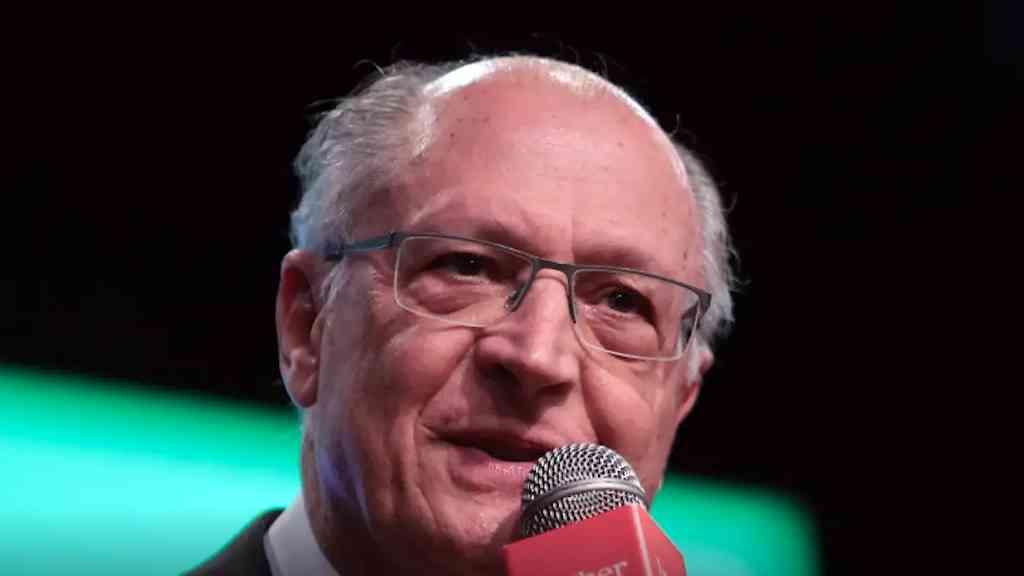 Alckmin vê avanços em relação com EUA após conversa presidencial | Vice-presidente citou nova exclusão de produtos de tarifaço