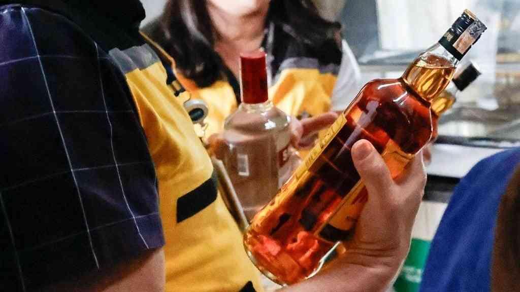 SP confirma duas mortes por metanol, Brasil apura 181 casos | Bebidas adulteradas podem ter causado intoxicação por metanol em SP