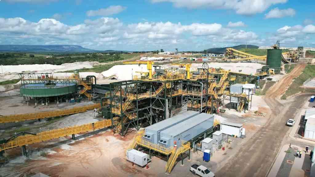 Exploração de lítio em MG afeta comunidades locais | Moradores reclamam de poeira e barulho após expansão da exploração