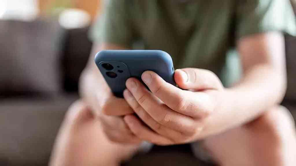 Relatório denuncia TikTok por sugerir conteúdo sexual a crianças | TikTok aponta riscos ao recomendar pornografia a menores, diz estudo