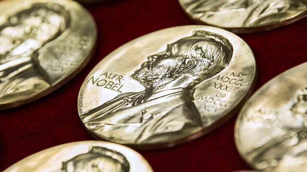 Nobel de Química vai para criadores de estrutura que captura gases | Prêmio Nobel foi criado pelo inventor sueco Alfred Nobel