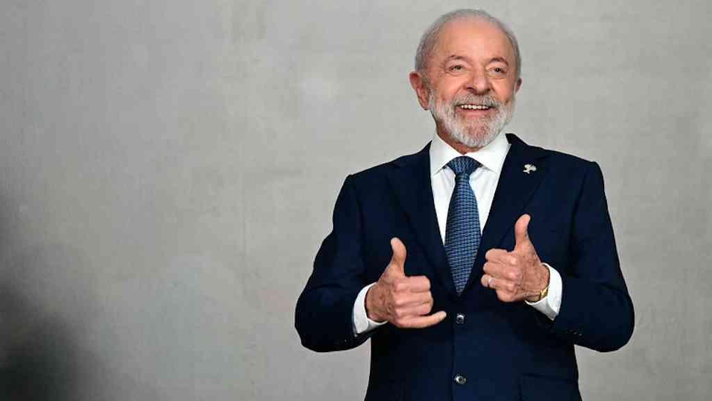 Pesquisa: desempenho do governo melhora junto aos brasileiros | Com prestígio em alta, Lula será tema de desfile na Sapucaí em ano eleitoral