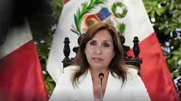Dina Boluarte é destituída pelo Parlamento do Peru