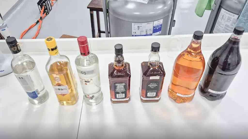 Fábrica de bebidas adulteradas é fechada em São Bernardo do Campo | Polícia encerra operação em fábrica de bebidas falsificadas