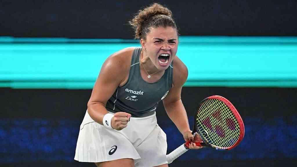 Paolini vence Swiatek e vai à semifinal em Wuhan | Paolini vai disputar semifinal contra Gauff