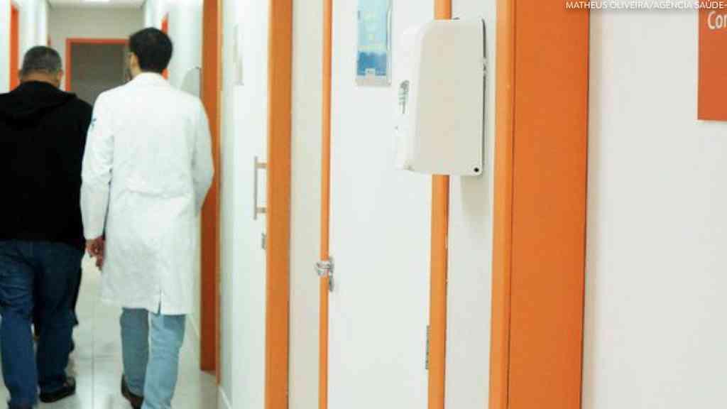 Saúde revisa protocolos para intoxicação por metanol | Ministério da Saúde atualiza diretrizes sobre casos de metanol