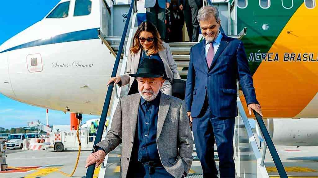 Em Roma, Lula reúne-se com o papa antes de discursar na FAO | Lula desembarca em Roma, para uma série de compromissos oficiais