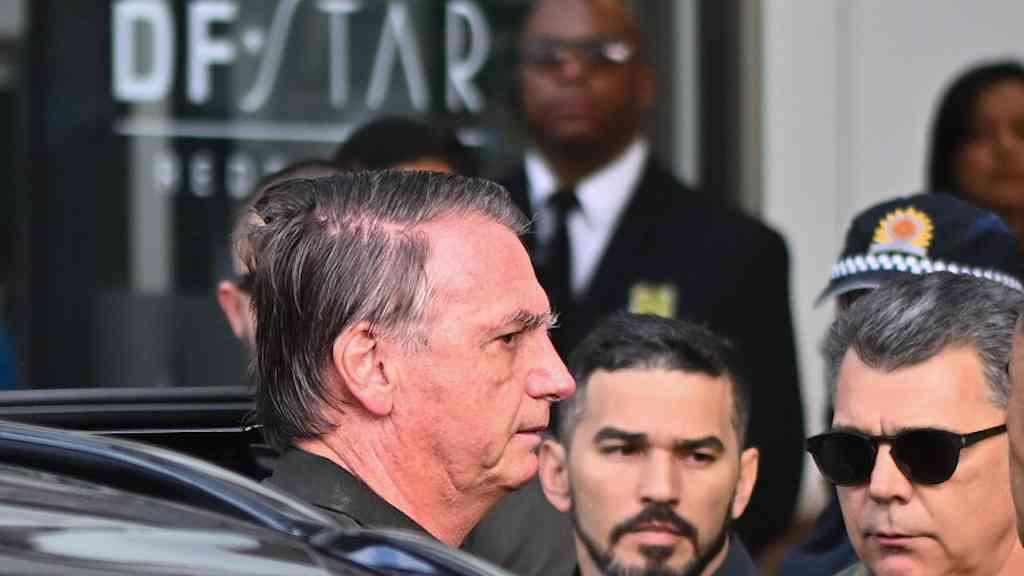 Bolsonaro deve ser transferido para presídio em novembro, preveem advogados | Jair Bolsonaro está prestes a ser transferido para um presídio