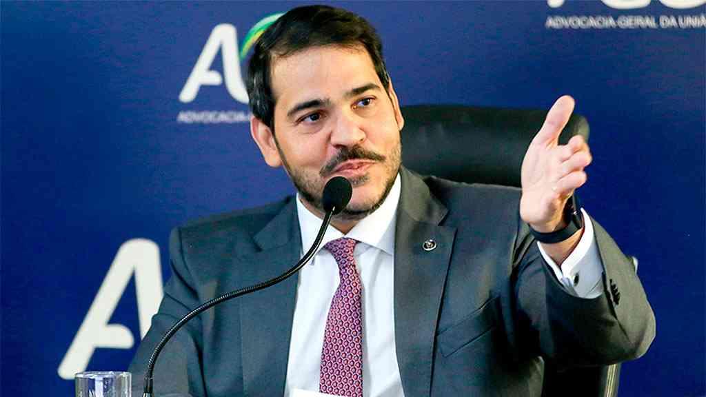 Jorge Messias busca apoio dos evangélicos para chegar ao STF | O advogado da União, Jorge Messias, tem um perfil negociador