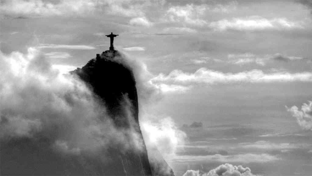 Monumento ao Cristo Redentor completa 94 anos com celebração no santuário | O Redentor, no olhar do premiado fotógrafo Custódio Coimbra, é a referência religiosa do carioca