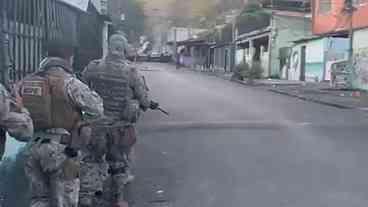 Operação no Morro da Serrinha combate tráfico