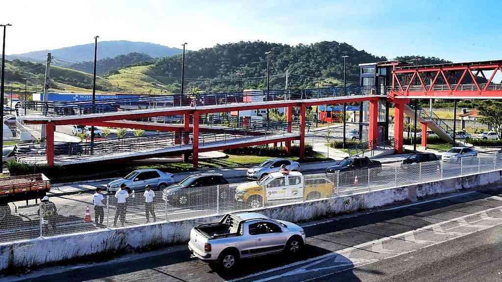 Passarela na Rodovia Amaral Peixoto entra na pauta da Assembleia do Rio | O local tem sido marcado por mortes e acidentes de pedestres