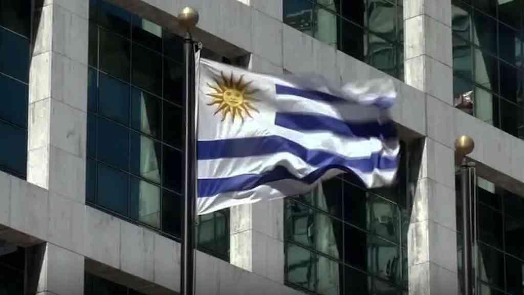 Lei que autoriza eutanásia é aprovada no Uruguai | Aprovado em agosto pela Câmara, o projeto passou com maioria no Senado