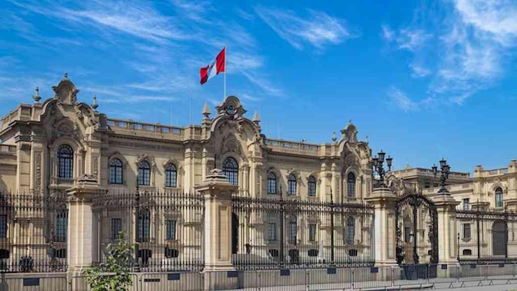 O labirinto político peruano | Palácio do Governo em Lima Peru