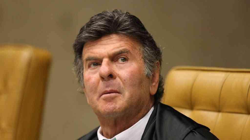 Luiz Fux é confrontado por Gilmar Mendes, nos bastidores do Supremo | Luiz Fux votou para inocentar Bolsonaro e condenar o “mordomo” Mauro Cid