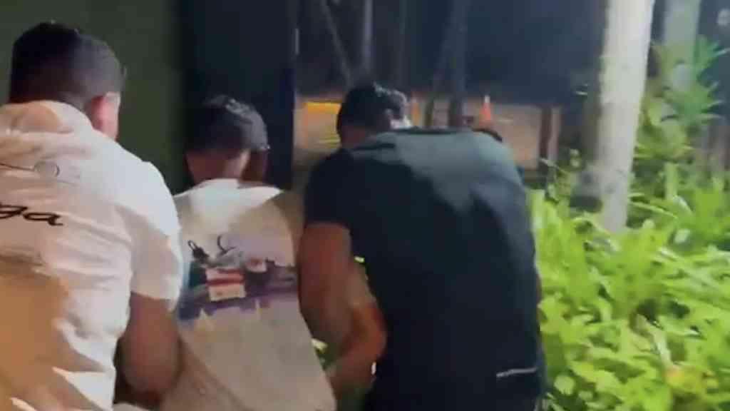 Falsos funcionários de banco são presos na Barra | Os suspeitos foram encontrados em uma mansão de luxo na Barra da Tijuca