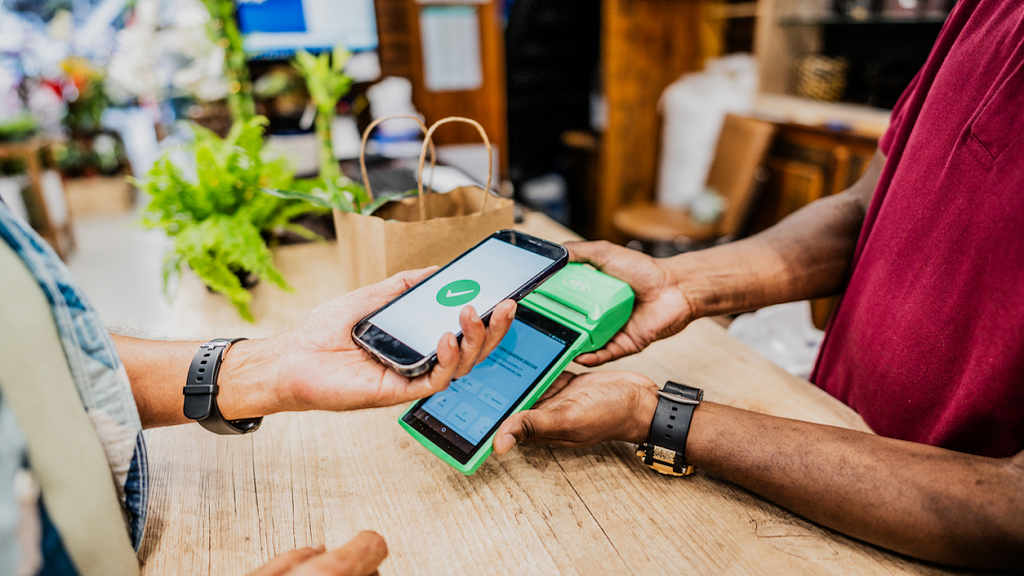 Buscas por PIX parcelado disparam e crescem mais de 300% | PIX parcelado: levantamento revela os estados que mais buscam pela nova modalidade de pagamento