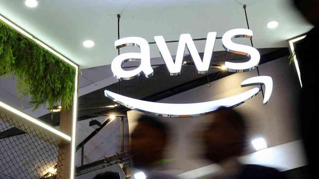 Falha na nuvem da Amazon provoca pane global em aplicativos | A AWS oferece uma ampla variedade de serviços, incluindo armazenamento, bancos de dados, aprendizado de máquina e ferramentas de segurança